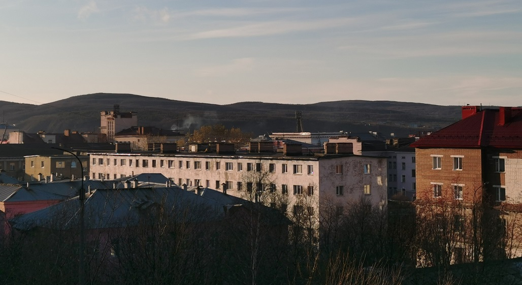 В подъезде дома задержали неадекватного северянина Дома