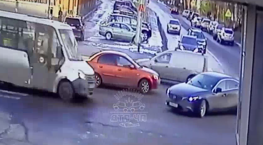 Момент ДТП в центре Мурманска попал на видео ДТП