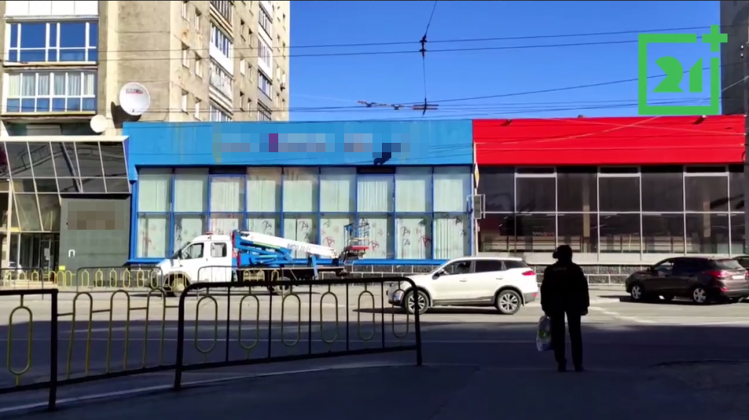 На перекрестке в Мурманске творится хаос из-за светофоров Светофор