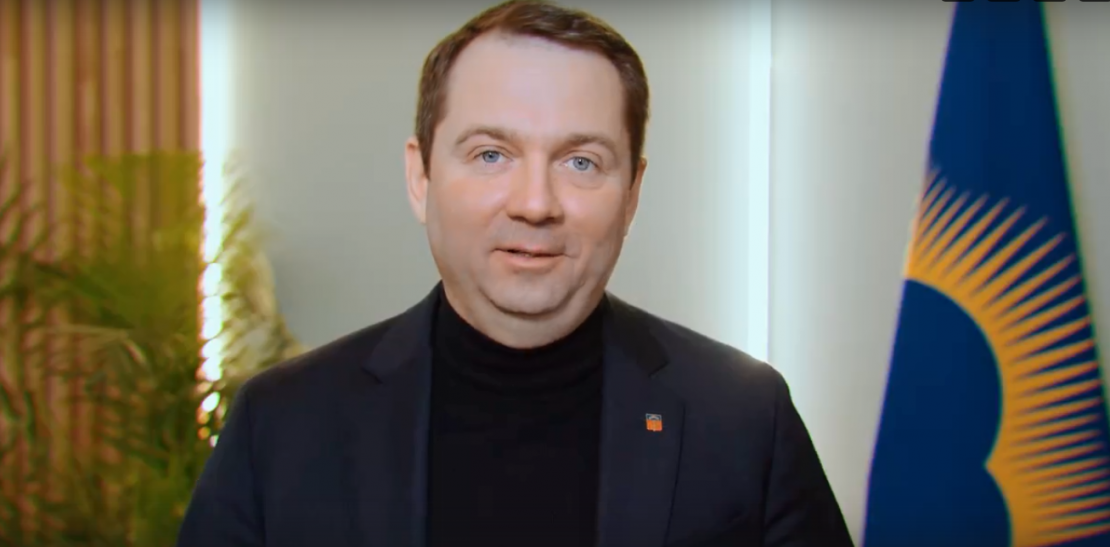 Андрей Чибис поздравил северянок с 8 марта Андрей Чибис