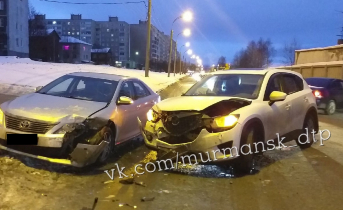 На перекрестке в Мурманске произошла серьезная авария ДТП