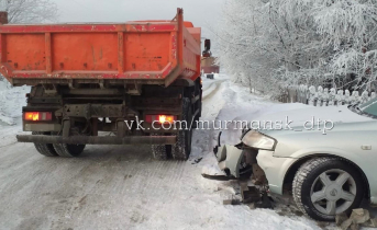 В Мурманске не поделили дорогу КамАЗ и легковой автомобиль ДТП