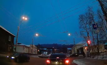 Момент серьезного ДТП в Мурманске попал на видео Авария