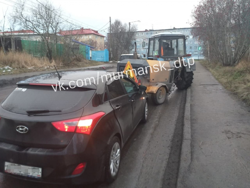 В Мурманске водитель «Хундая» протаранил трактор ДТП