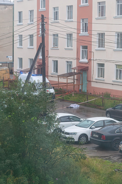 Упал рабочий