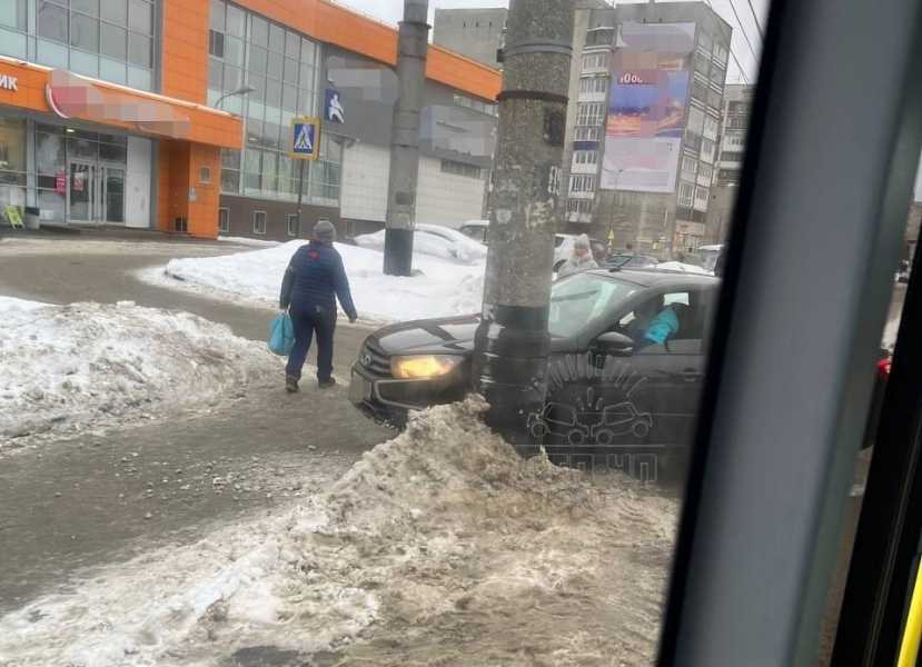 Нелепое ДТП в Мурманске ДТП