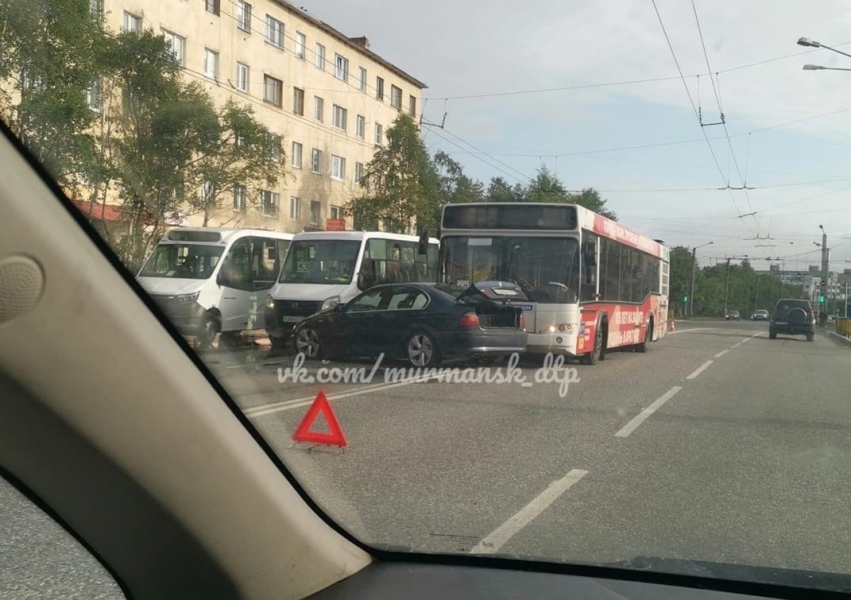 В Мурманске произошло ДТП с участием общественного транспорта ДТП