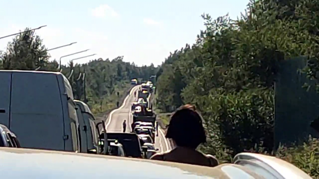 Гигантская пробка собралась на трассе в Мурманской области Пробка