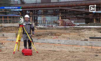 Систему лазерного сканирования ввели в эксплуатацию на предприятии в Мурманской области Мужчина с камерой