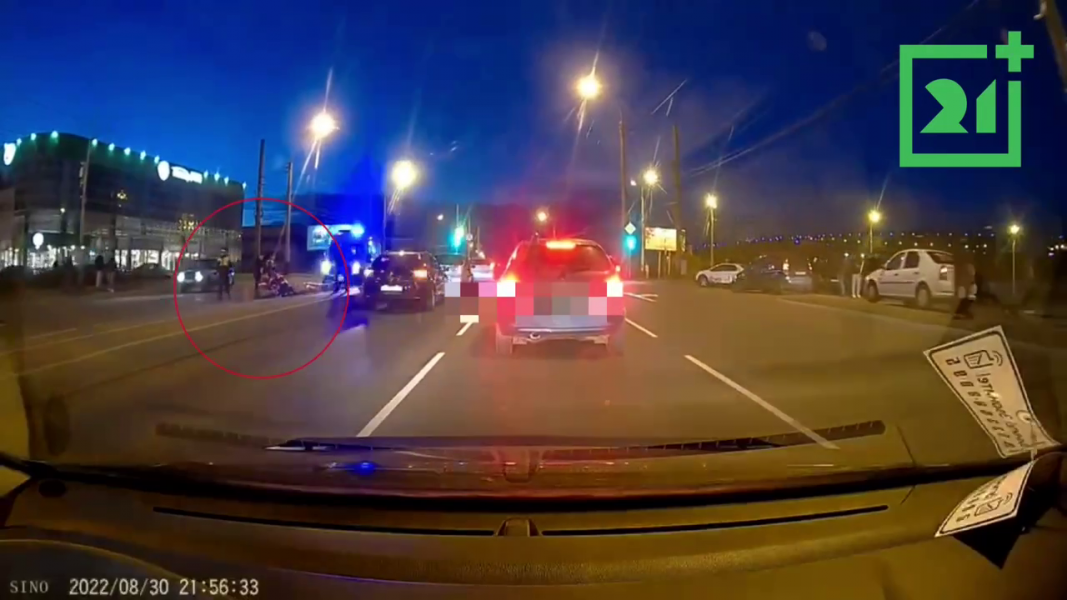 Реанимация сбитого пешехода в Мурманске попала на видео Дорога
