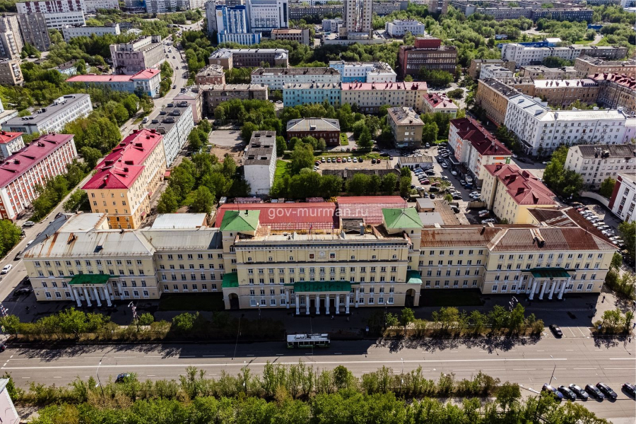 Мурманской области выделили 202,1 млн на дороги и медицину Здание правительства