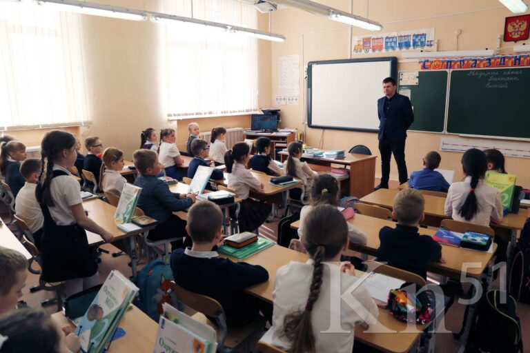 Для никельских школьников провели урок безопасности Для никельских школьников провели урок безопасности
