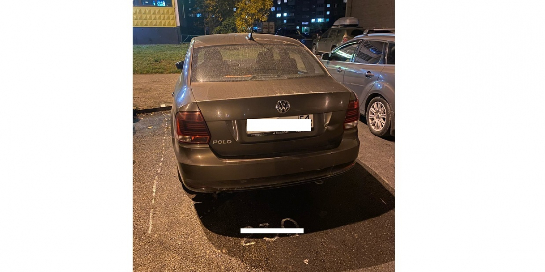 Мурманчанин захватил парковочное место во дворе Автомобиль