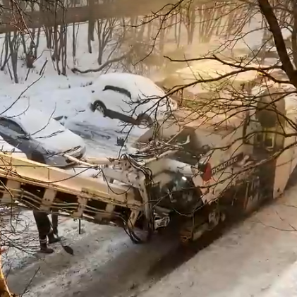 Странная картина Техника