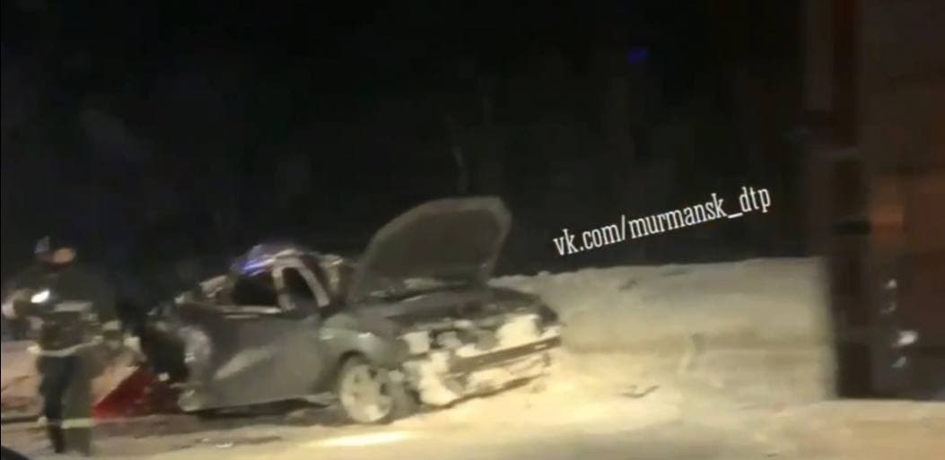 Последствия жесткой аварии на трассе возле Мурманска попали на видео Авария