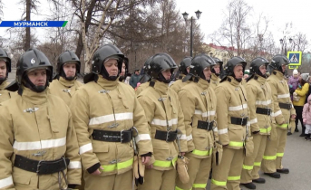 В Мурманске отметили годовщину противопожарной службы России Пожарные