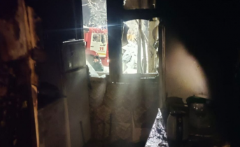Два человека спасены, шесть эвакуированы из пожара в Мурманске Пожар