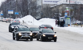 В Мурманской области массово проверят водителей с детьми Машины