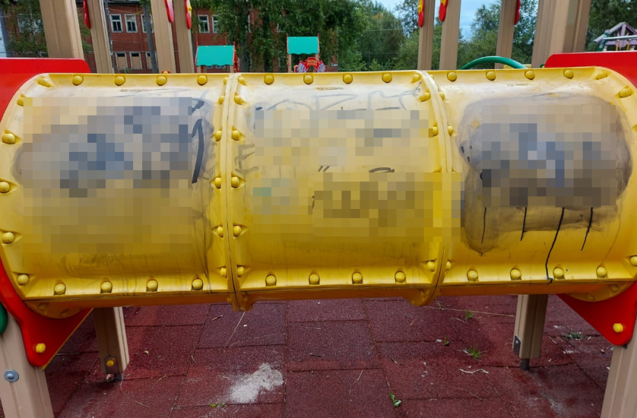 Вандалы изуродовали поселок в Мурманской области Вандалы