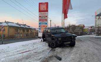 Соцсети: в Мурманске северянин разбил дорогой внедорожник ДТП