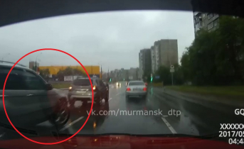 Быстрая реакция северянина спасла от аварии на дороге в Мурманске Избежал аварии
