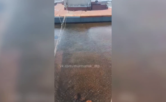 На крыше дома в Мурманске появился бассейн Вода