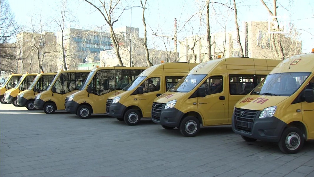 В Мурманскую область привезли новые автобусы Новые школьные автобусы
