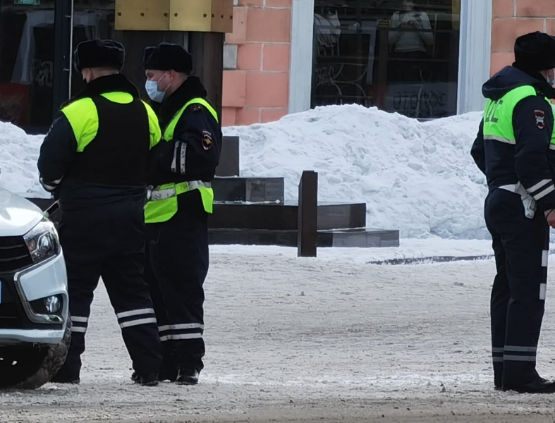 Угнанный в Мурманской области автомобиль нашли в Карелии Полиция