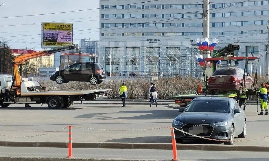 В Мурманске эвакуируют автомобили Эвакуация авто