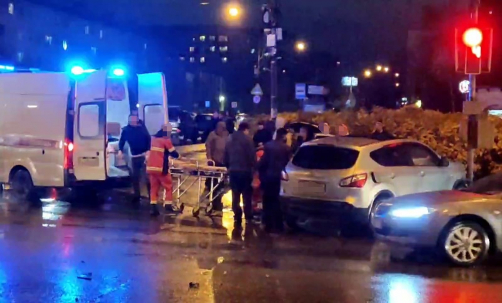 В жесткой аварии в центре Мурманска пострадал человек ДТП