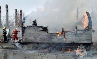 В Мурманской области сгорел дом Пожар