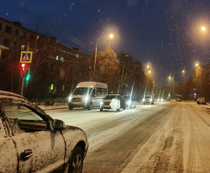 Автоледи из Мурманской области 50 часов будет благоустраивать город Машины