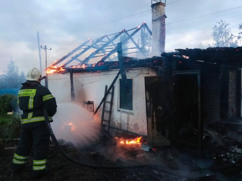 Жилой дом сгорел в Мурманской области Дом