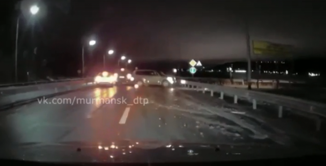Массовое ДТП на Кольском мосту в Мурманске попало на видео ДТП