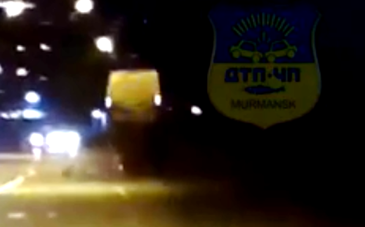 Момент аварии в центре Мурманска попал на видео Авария
