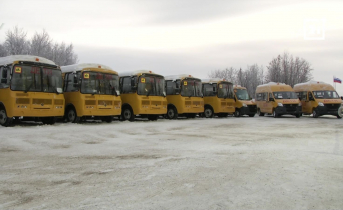 Новые школьные автобусы появились в Мурманской области Новые школьные автобусы появились в Мурманской области