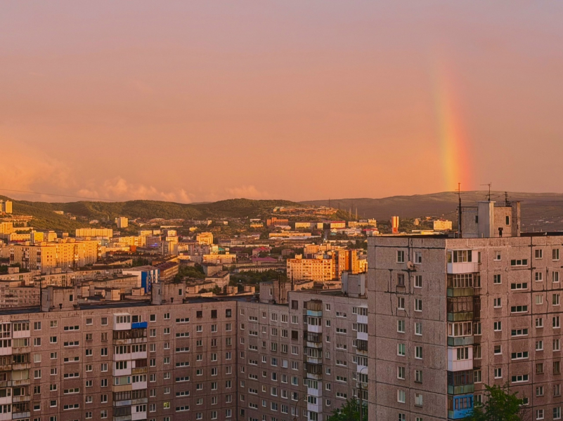 Природный феномен наблюдали ночью в Мурманске Радуга