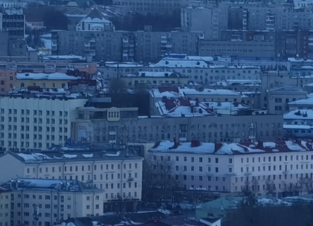 В Мурманской области мужчину ограбили в собственной квартире Город