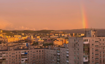 Природный феномен наблюдали ночью в Мурманске Радуга