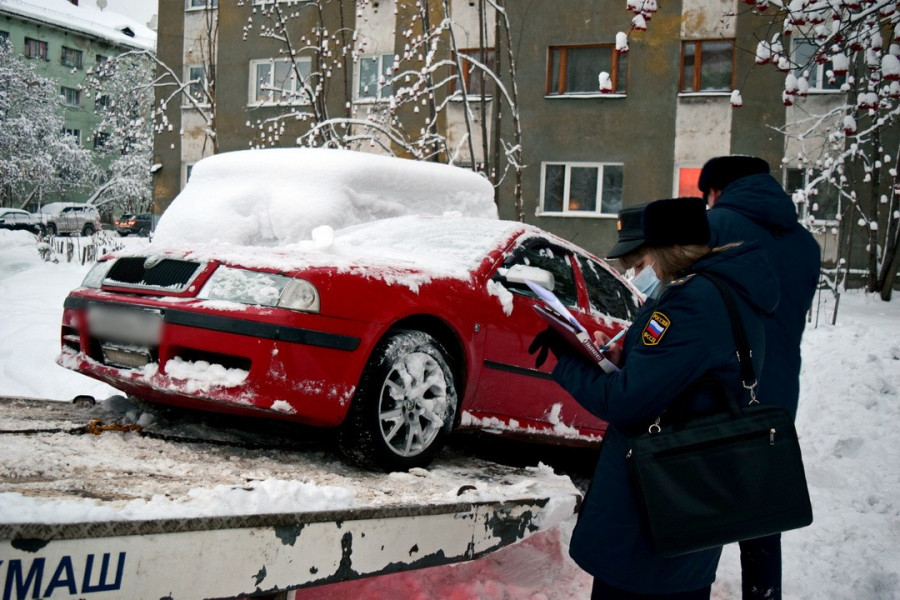 Мурманчанин погасил огромный долг перед сыном после ареста автомобиля Арест автомобиля