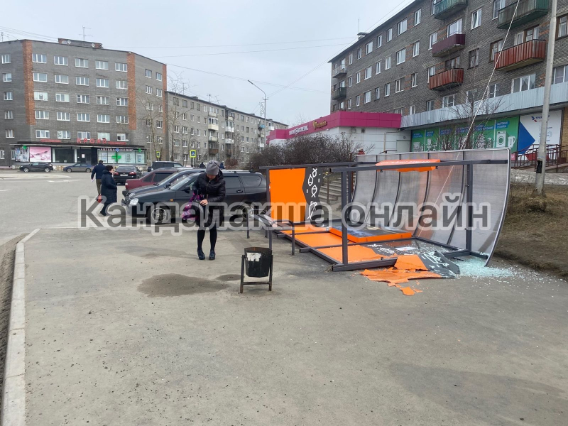 В Мурманской области рухнула остановка Остановочный комплекс разбился