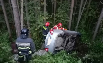Машина улетела в кювет в Мурманской области Авария