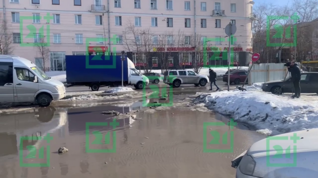 Затопило площадь в Мурманске Потоп