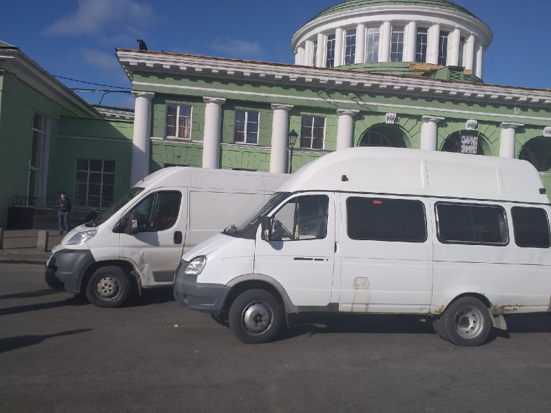 Две маршрутки не поделили дорогу в центре Мурманска ДТП