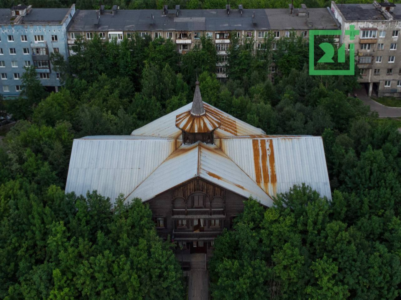 Классика деревянного зодчества в Мурманске Дом