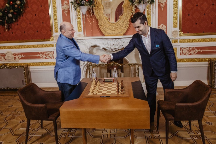 Президент «Норникеля» Владимир Потанин и вице-чемпион мира по шахматам разыграли испанскую партию Товарищеский матч