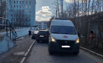 В Мурманске произошла авария с машиной скорой помощи Авария