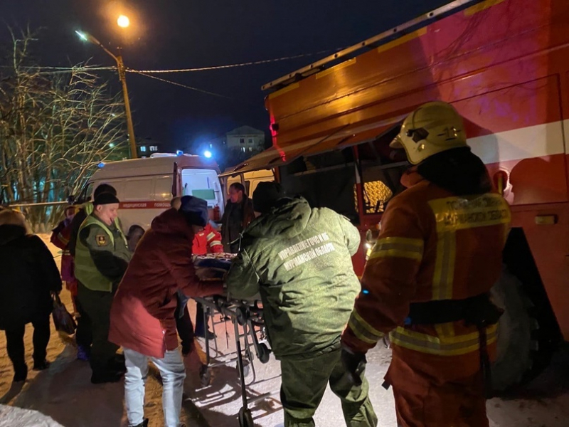 Из пожара в Мурманске спасли женщину Пожар