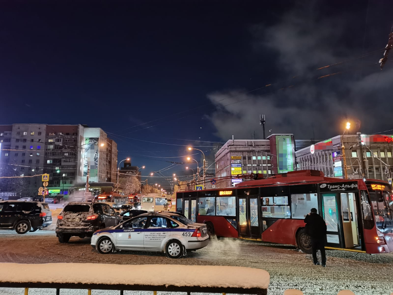 Момент массового ДТП в центре Мурманска попал на видео ДТП