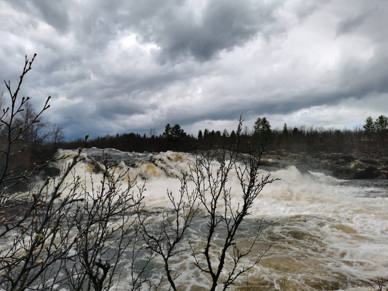 Водопад на реке Ура Водопад